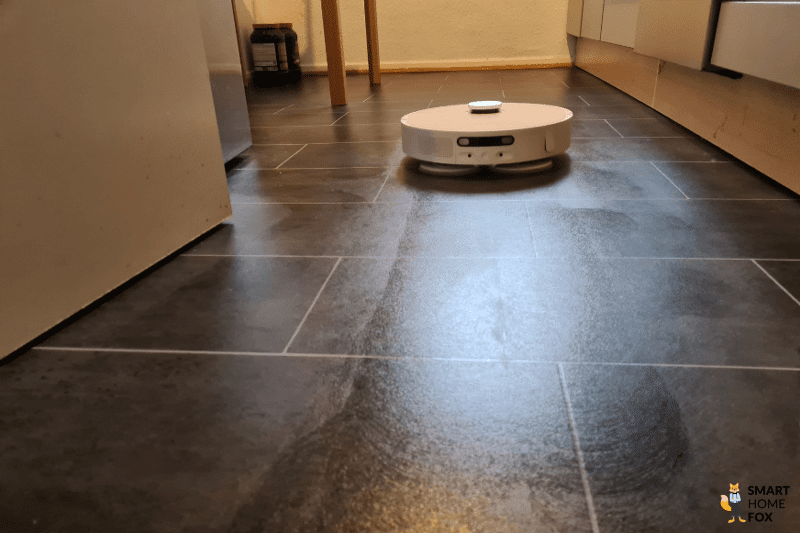 The wipe test result on the PVC floor can be seen.
